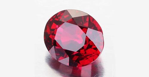 红宝石是七月的生辰石.