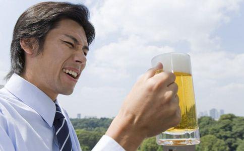 长期过量饮酒容易引发性功能下降