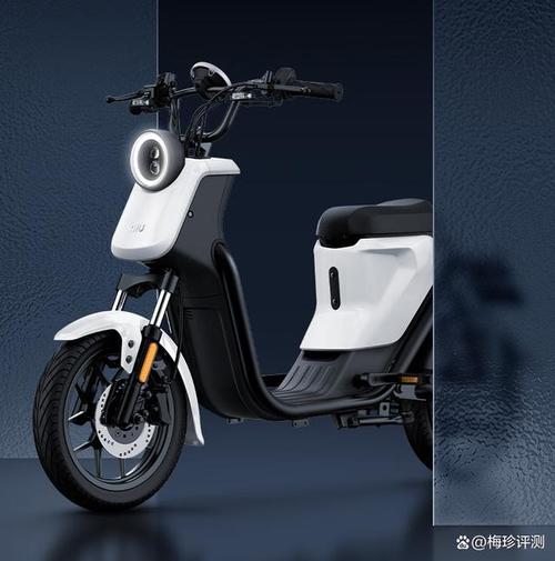小牛新国标电动自行车uqi都市版,是一款经过工业设计和人体工程学研究