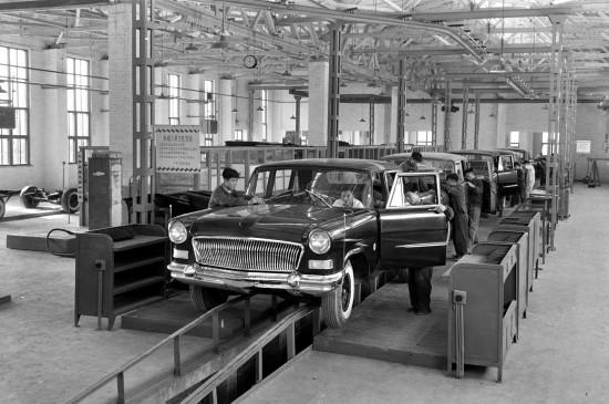 1959年,长春第一汽车制造厂试生产