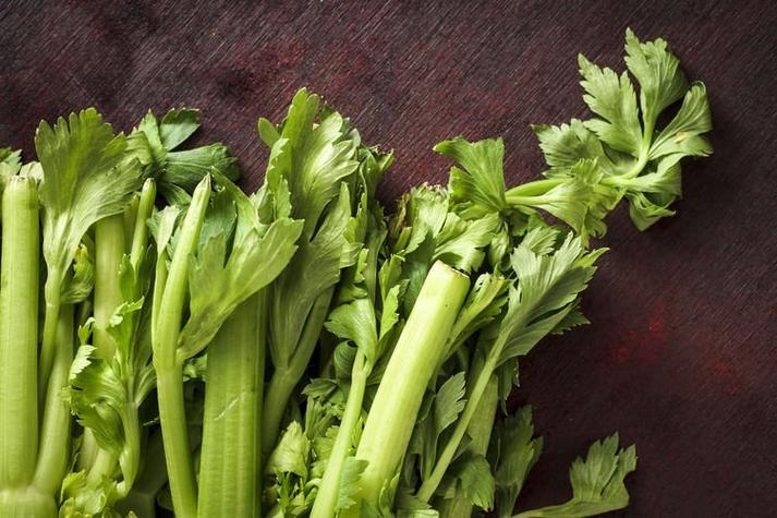 芹菜的营养价值及功效与作用芹菜的功效与作用低血压