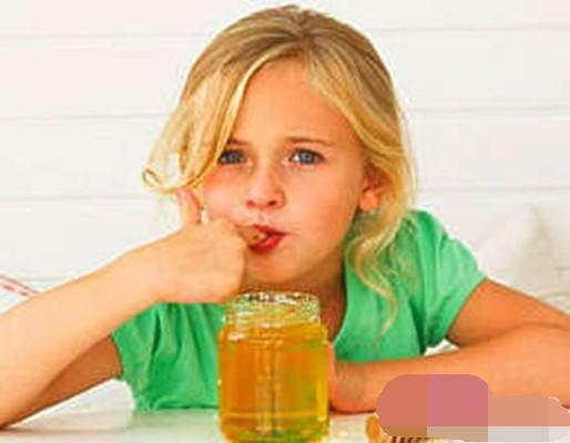 喝蜂蜜会导致孩子性早熟吗服用蜂产品有哪些需要注意事项